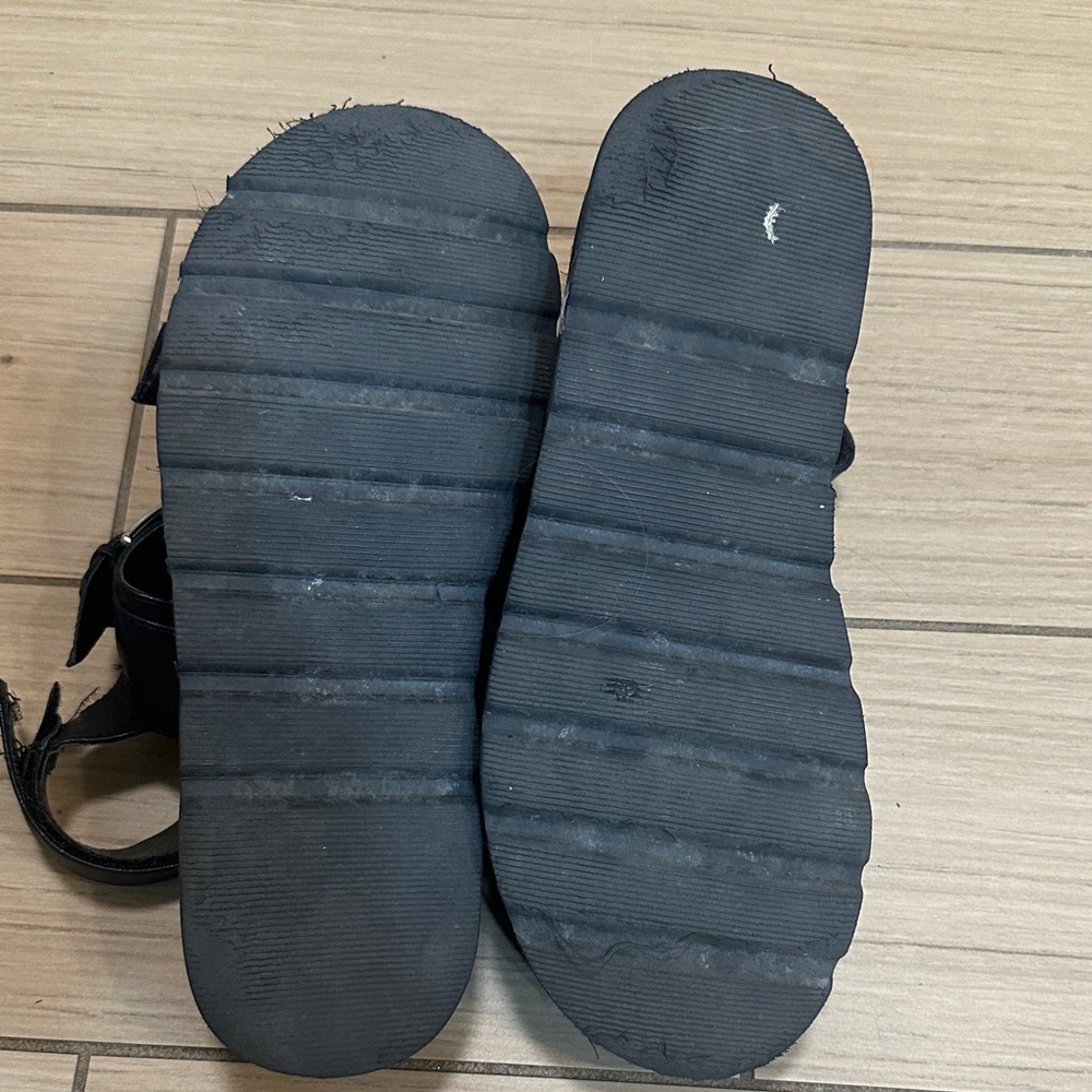 Madden Girl Black Platform Sandals - Picture 3 of 7